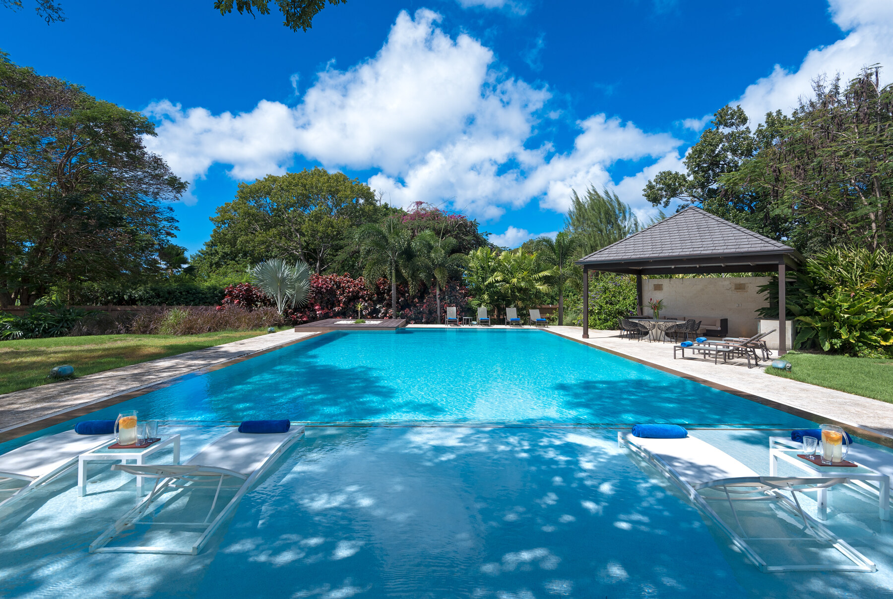 Sandy Lane, Happy Trees