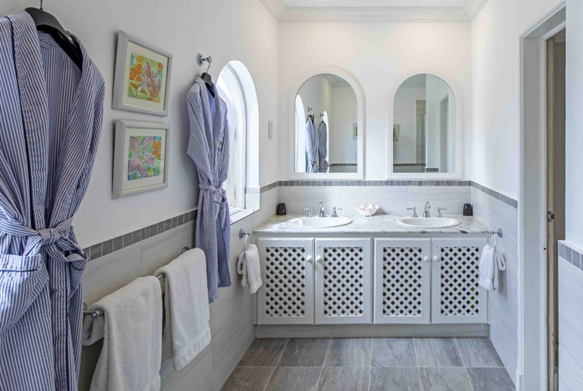 Cassia Heights 7 royal westmoreland master en suite bathroom