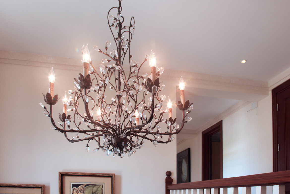 OCEAN DRIVE 12 CHANDELIER DETAIL