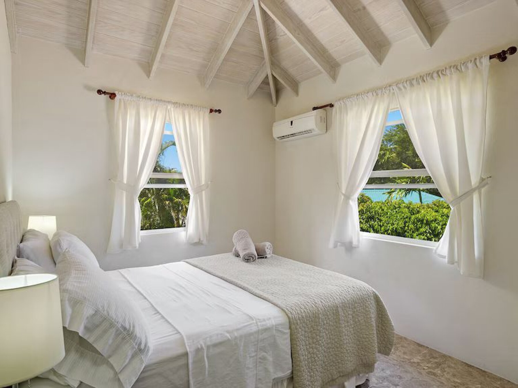 Polamar Gardens side bedroom