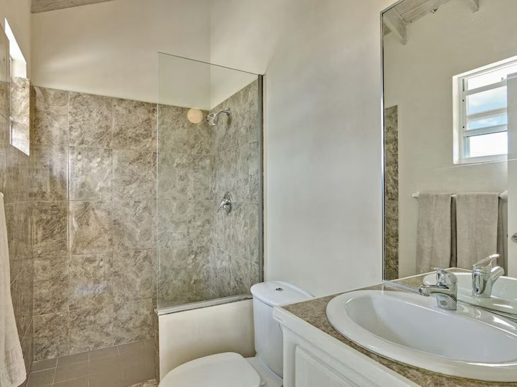 Polamar gardens bathroom