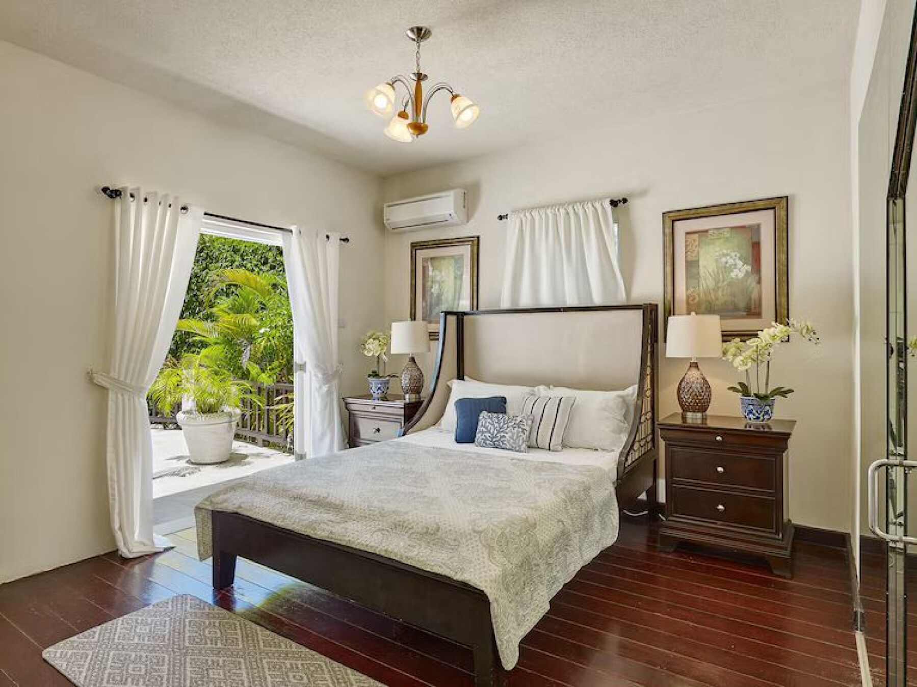Polamar gardens master bedroom