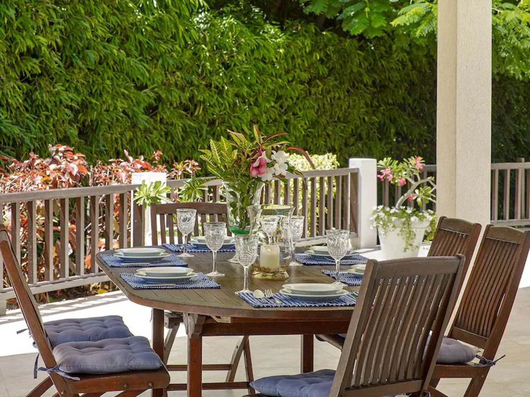 Polamar gardens outdoor dining patio