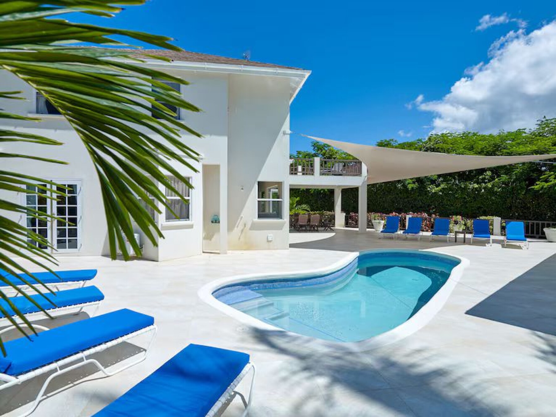 Polamar gardens pool and loungers