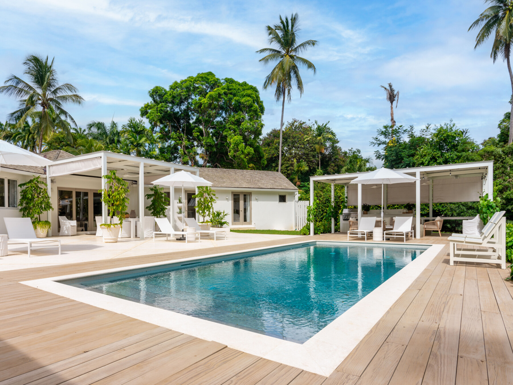 honeycomb house swimmingpool