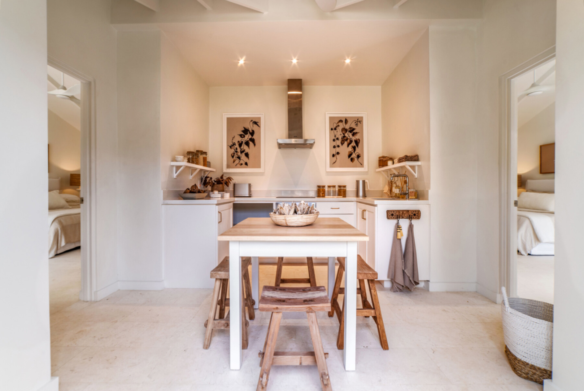 honeycomb house kitchen table